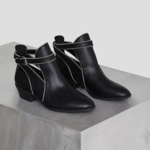 bcbg dani bootie